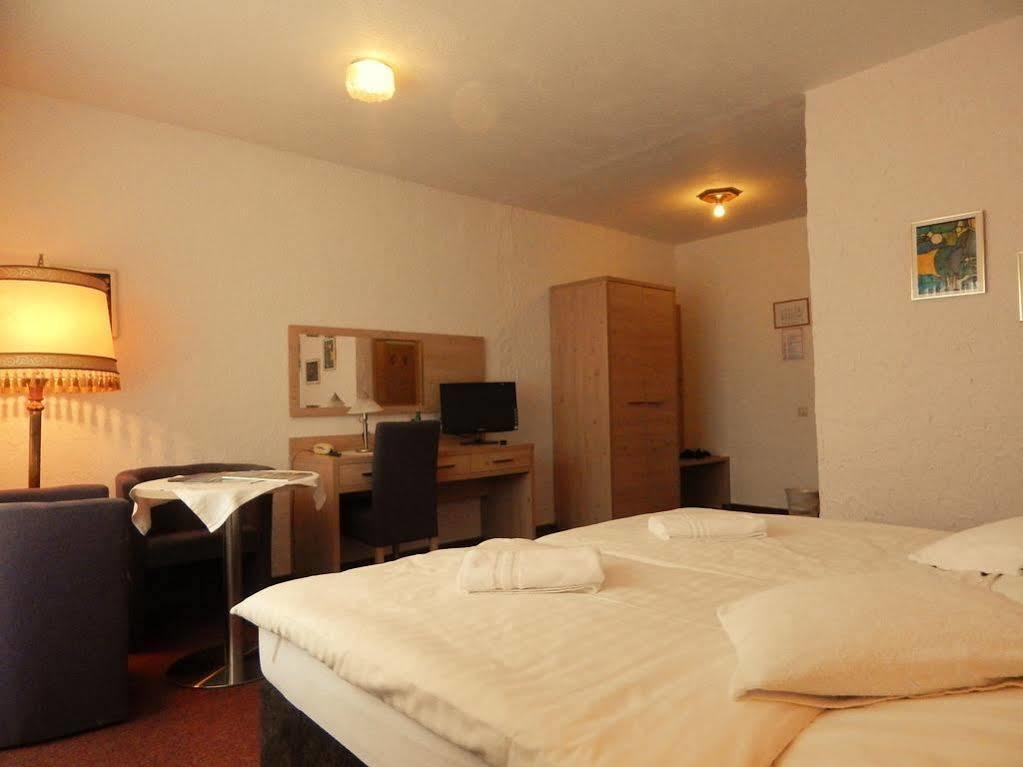 Land-Gut-Hotel Zum Alten Forsthaus - Aufladestation Fuer Elektroautos Hurtgenwald Экстерьер фото