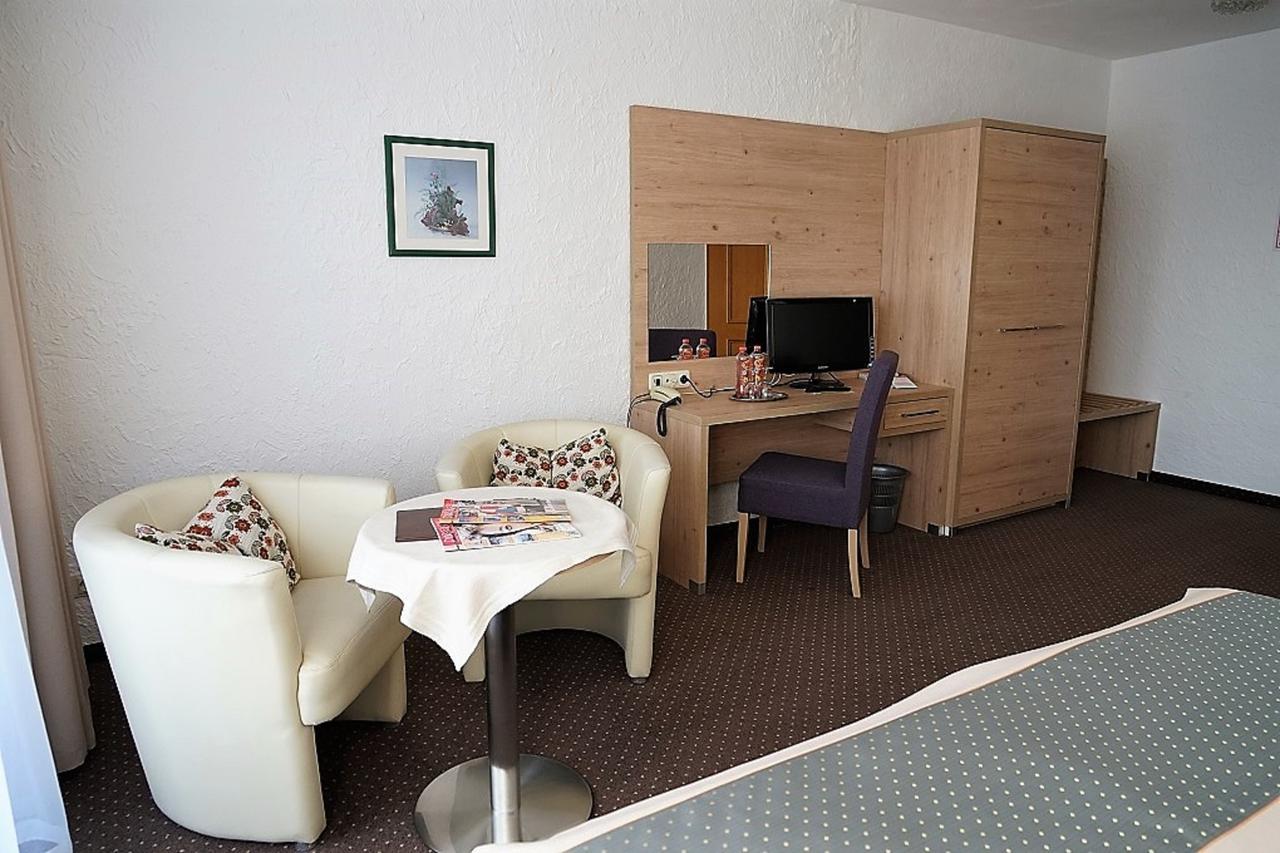 Land-Gut-Hotel Zum Alten Forsthaus - Aufladestation Fuer Elektroautos Hurtgenwald Экстерьер фото